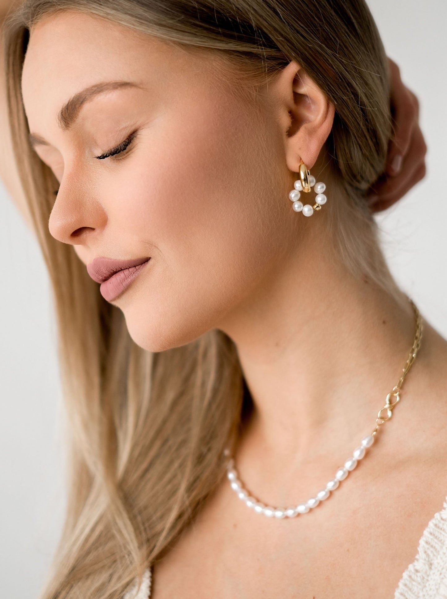 PEARL INFINITY GOLDEN NECKLACE