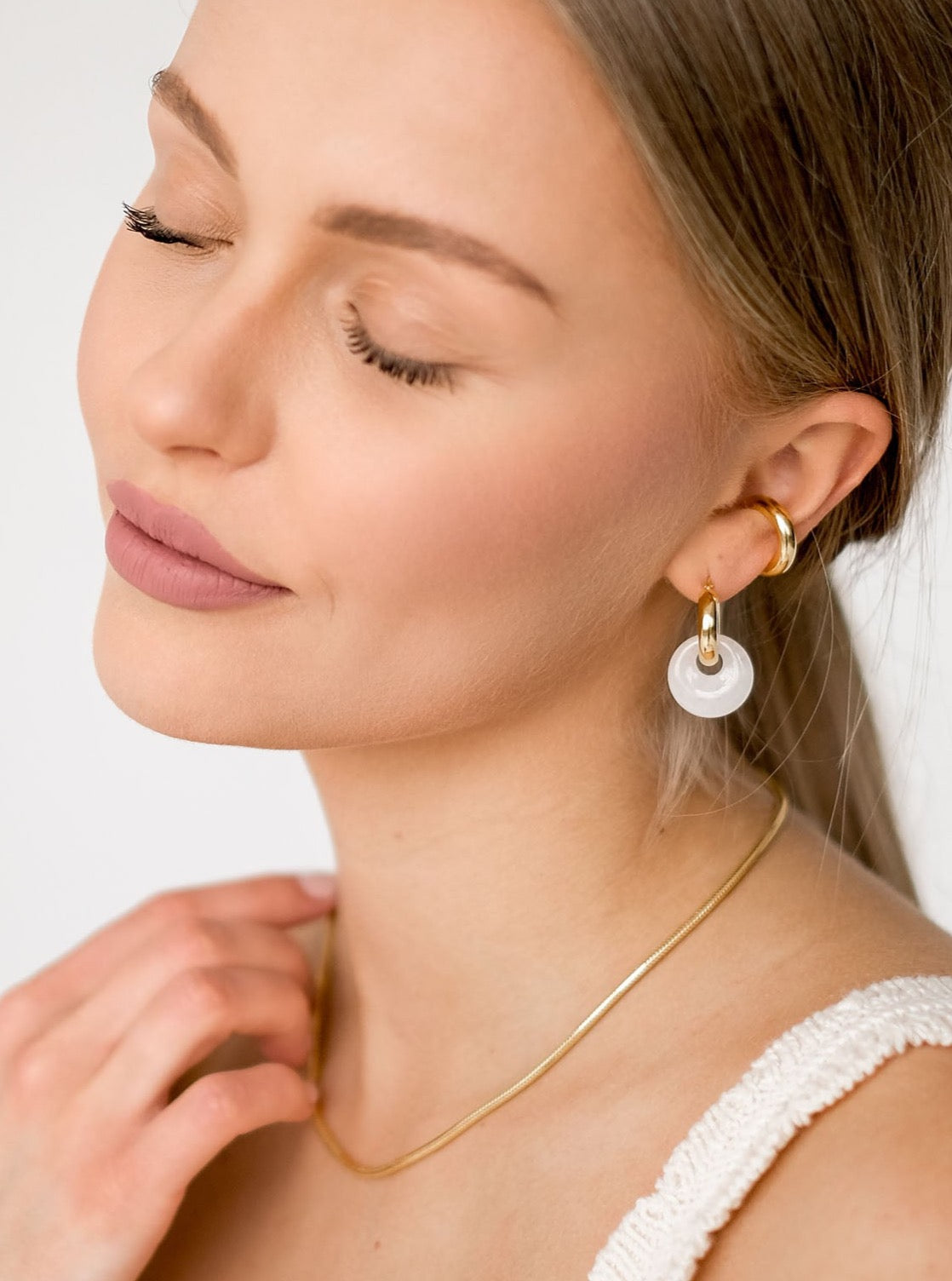 GOLD-PLATED HOOPS WITH WHITE STONE