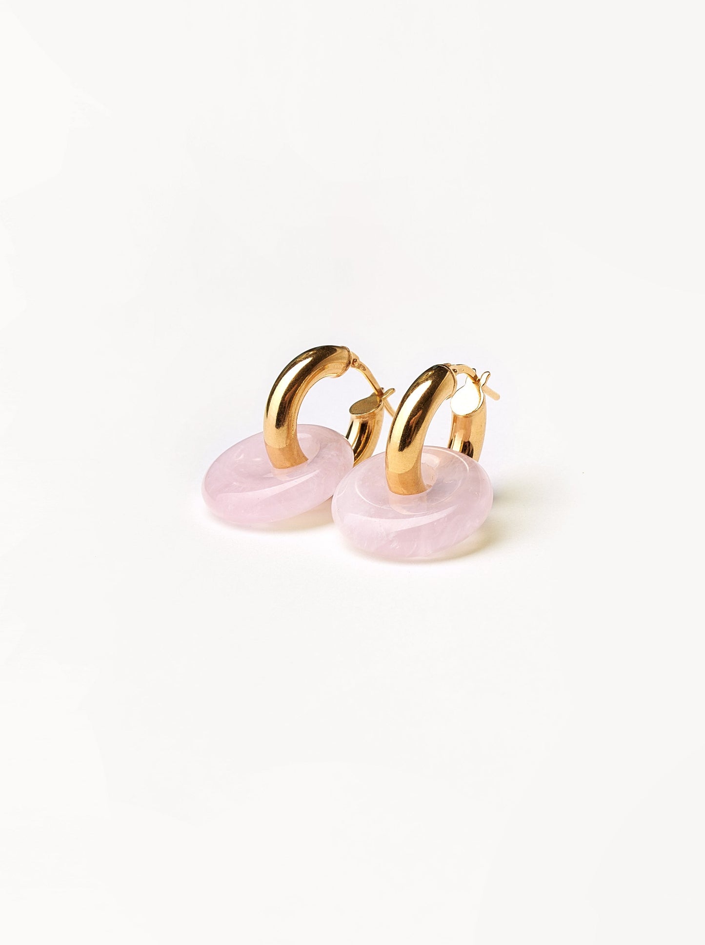 GOLD-PLATED HOOPS WITH ROSE STONE